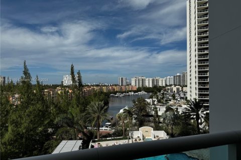 Condo in Aventura, Florida, 3 bedrooms  № 972618 - photo 1