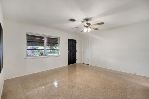 Casa en venta en Saint Petersburg, Florida, 3 dormitorios, 104.05 m2 № 1385357 - foto 7