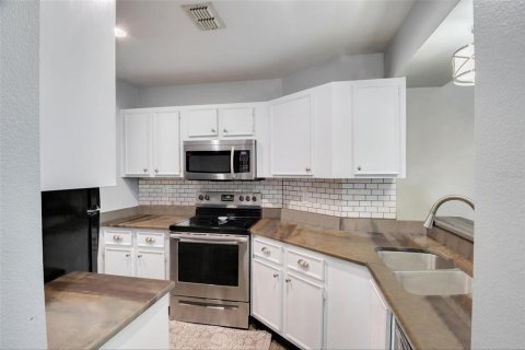 Condo in Tampa, Florida, 2 bedrooms  № 1385402 - photo 8