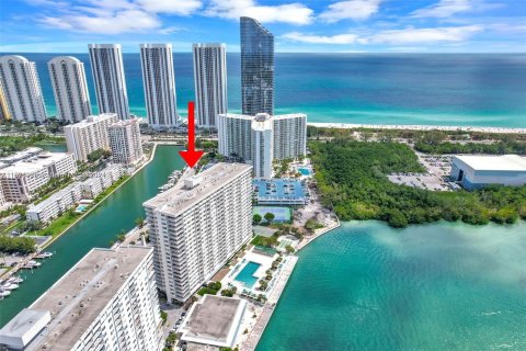 Condo in Sunny Isles Beach, Florida, 1 bedroom  № 1269265 - photo 2