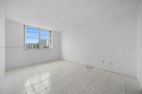 Condo in Sunny Isles Beach, Florida, 1 bedroom  № 1269265 - photo 10