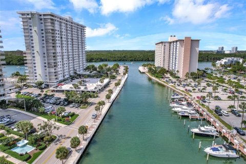 Condominio en venta en Sunny Isles Beach, Florida, 1 dormitorio, 70.79 m2 № 1269265 - foto 22