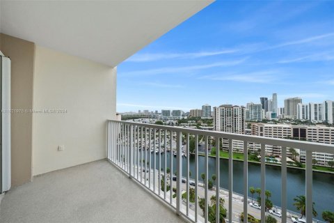 Copropriété à vendre à Sunny Isles Beach, Floride: 1 chambre, 70.79 m2 № 1269265 - photo 3