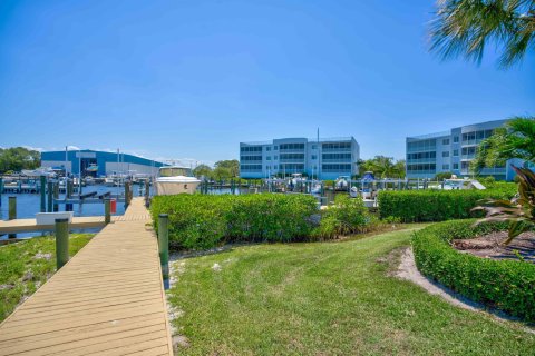 Condominio en venta en Palm City, Florida, 3 dormitorios, 170.75 m2 № 1209258 - foto 5