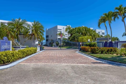 Condominio en venta en Palm City, Florida, 3 dormitorios, 170.75 m2 № 1209258 - foto 2