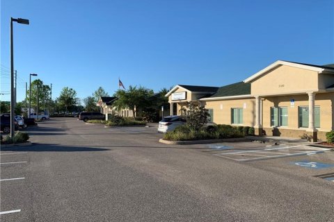 Immobilier commercial à louer à New Port Richey, Floride: 935.25 m2 № 212944 - photo 14