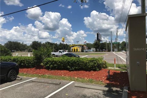 Immobilier commercial à louer à New Port Richey, Floride: 935.25 m2 № 212944 - photo 7