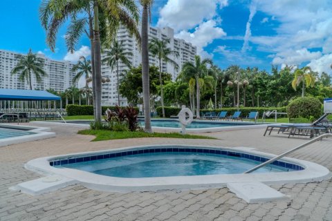 Copropriété à vendre à Aventura, Floride: 2 chambres, 116.78 m2 № 1311038 - photo 22