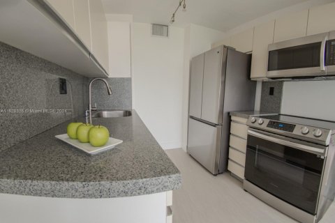 Condo in Aventura, Florida, 2 bedrooms  № 1311038 - photo 5