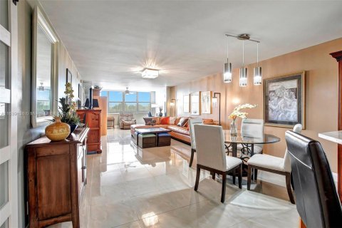 Condominio en venta en Sunrise, Florida, 2 dormitorios, 136.57 m2 № 1311069 - foto 13