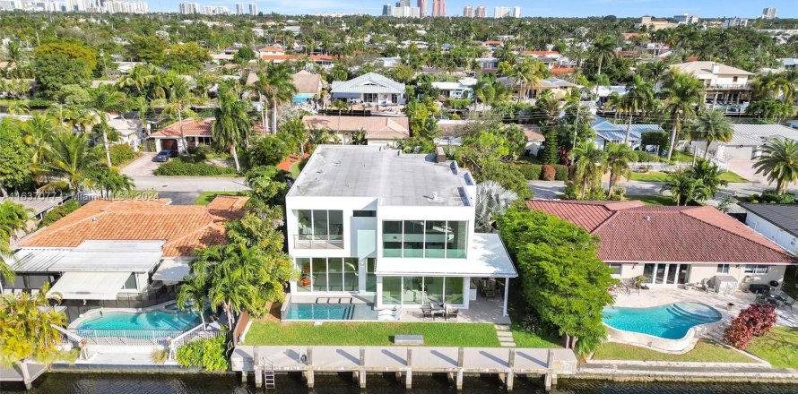 Villa ou maison à Wilton Manors, Floride 4 chambres, 353.4 m2 № 1309907