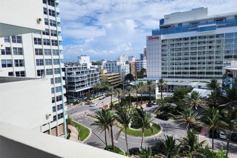 Copropriété à vendre à Miami Beach, Floride: 55.74 m2 № 1399524 - photo 2