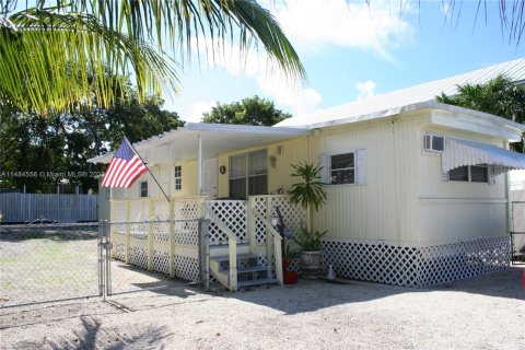 House in Key Largo, Florida 2 bedrooms, 74.69 sq.m. № 834765 - photo 1