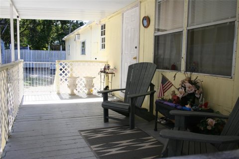 Villa ou maison à vendre à Key Largo, Floride: 2 chambres, 74.69 m2 № 834765 - photo 2