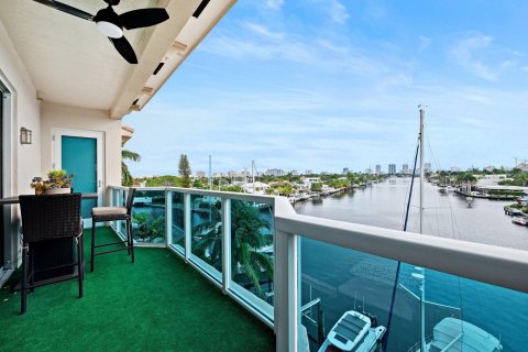 Condo in Fort Lauderdale, Florida, 2 bedrooms  № 961604 - photo 16