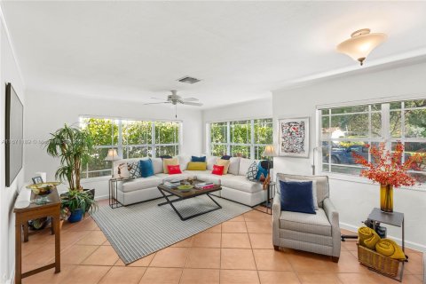 Villa ou maison à vendre à Coral Gables, Floride: 3 chambres, 163.79 m2 № 1391503 - photo 6