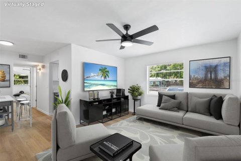 Apartamento en alquiler en Gulfport, Florida, 2 dormitorios, 66.15 m2 № 1364790 - foto 2