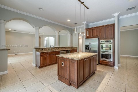 Casa en venta en Cutler Bay, Florida, 5 dormitorios, 438.22 m2 № 670060 - foto 18