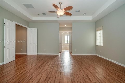 Casa en venta en Cutler Bay, Florida, 5 dormitorios, 438.22 m2 № 670060 - foto 28