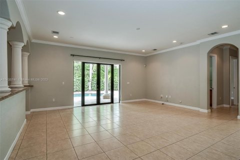 Casa en venta en Cutler Bay, Florida, 5 dormitorios, 438.22 m2 № 670060 - foto 22
