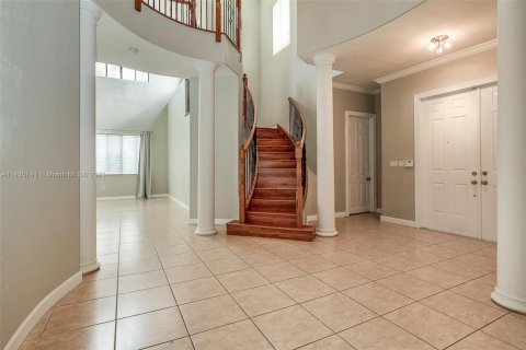 Casa en venta en Cutler Bay, Florida, 5 dormitorios, 438.22 m2 № 670060 - foto 14