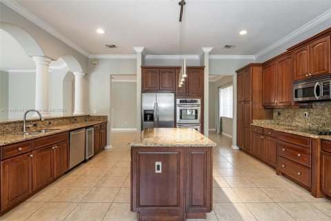 Casa en venta en Cutler Bay, Florida, 5 dormitorios, 438.22 m2 № 670060 - foto 17
