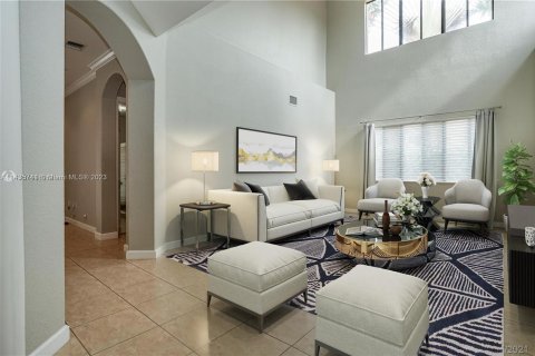 Casa en venta en Cutler Bay, Florida, 5 dormitorios, 438.22 m2 № 670060 - foto 4