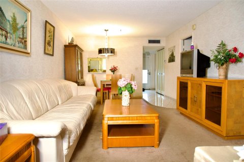 Condominio en venta en Margate, Florida, 1 dormitorio, 67.63 m2 № 786023 - foto 11