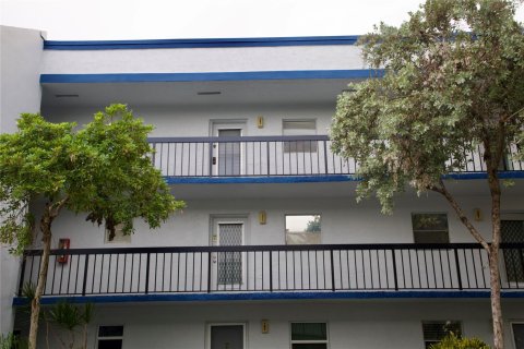 Condominio en venta en Margate, Florida, 1 dormitorio, 67.63 m2 № 786023 - foto 1