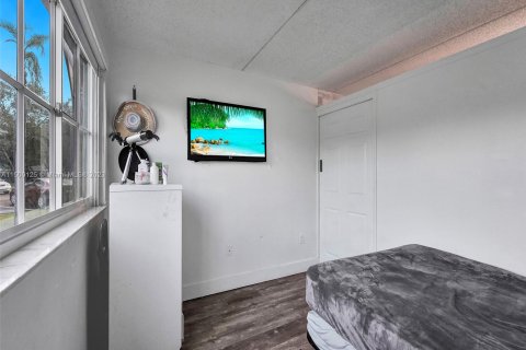 Condominio en venta en Hialeah, Florida, 3 dormitorios, 116.59 m2 № 890124 - foto 21