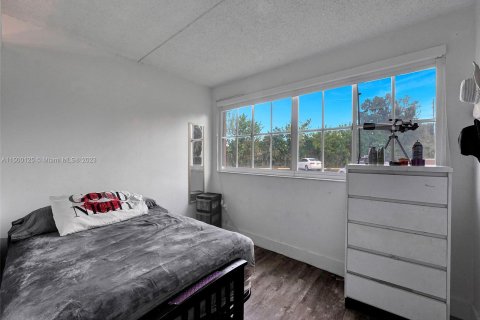 Condominio en venta en Hialeah, Florida, 3 dormitorios, 116.59 m2 № 890124 - foto 20