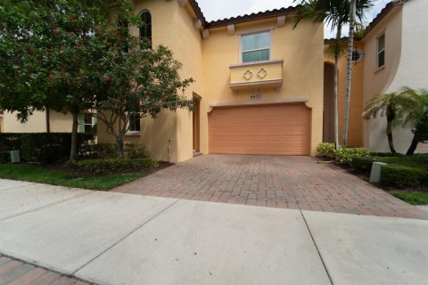 Townhouse in Palm Beach Gardens, Florida 3 bedrooms, 161.09 sq.m. № 1104673 - photo 13