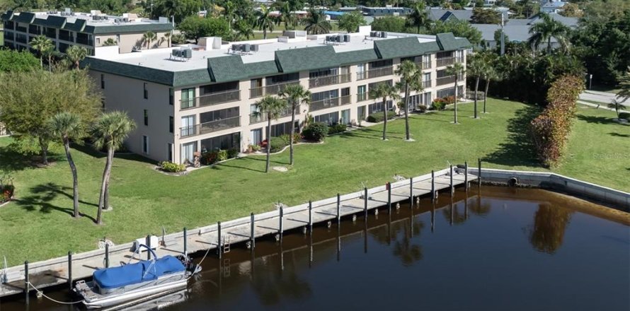 Condo in Punta Gorda, Florida, 2 bedrooms  № 1087310