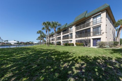 Copropriété à vendre à Punta Gorda, Floride: 2 chambres, 129.51 m2 № 1087310 - photo 29