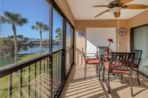 Copropriété à vendre à Punta Gorda, Floride: 2 chambres, 129.51 m2 № 1087310 - photo 2