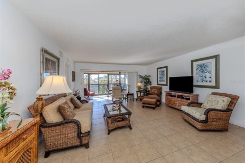 Copropriété à vendre à Punta Gorda, Floride: 2 chambres, 129.51 m2 № 1087310 - photo 3