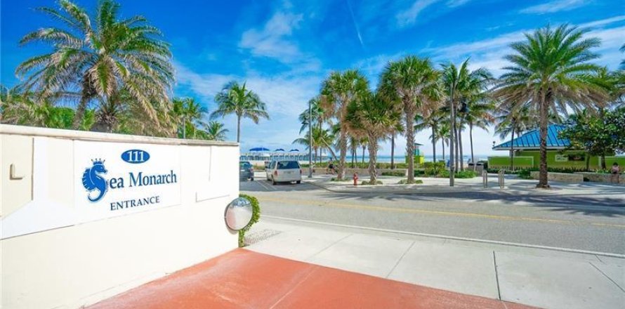 Condominio en Pompano Beach, Florida, 3 dormitorios  № 787992