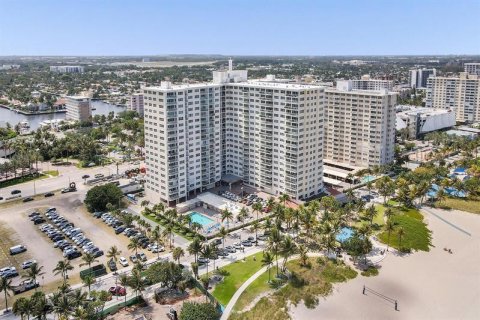 Condominio en venta en Pompano Beach, Florida, 3 dormitorios, 176.51 m2 № 787992 - foto 10