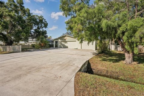 Casa en venta en Sarasota, Florida, 4 dormitorios, 216.18 m2 № 1403347 - foto 3