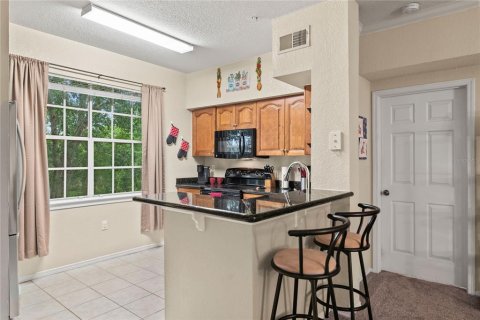 Condo in Orlando, Florida, 2 bedrooms  № 1250303 - photo 9