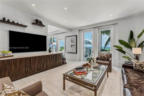 Touwnhouse à vendre à Miami Beach, Floride: 4 chambres, 528.15 m2 № 752002 - photo 3