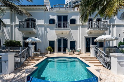 Touwnhouse à vendre à Miami Beach, Floride: 4 chambres, 528.15 m2 № 752002 - photo 9