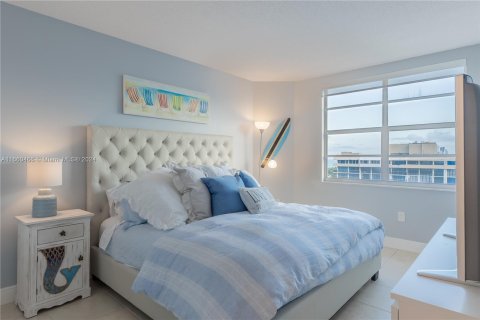 Copropriété à louer à Hallandale Beach, Floride: 2 chambres, 115.2 m2 № 1367043 - photo 20