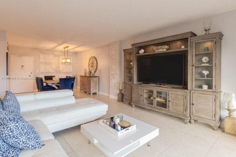 Copropriété à louer à Hallandale Beach, Floride: 2 chambres, 115.2 m2 № 1367043 - photo 23