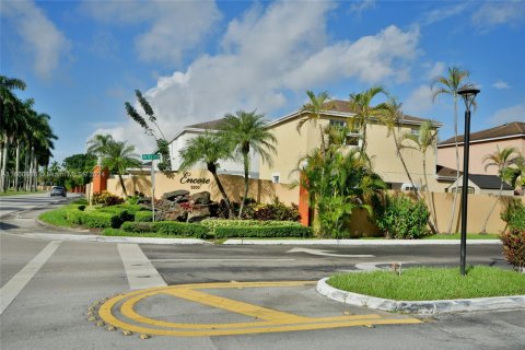 Casa en venta en Miami, Florida, 3 dormitorios, 134.62 m2 № 1367011 - foto 2