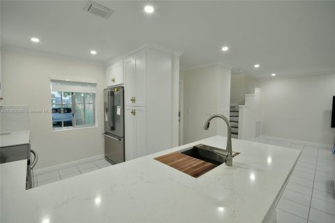 Casa en venta en Miami, Florida, 3 dormitorios, 134.62 m2 № 1367011 - foto 10