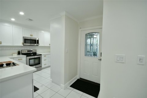 Casa en venta en Miami, Florida, 3 dormitorios, 134.62 m2 № 1367011 - foto 8