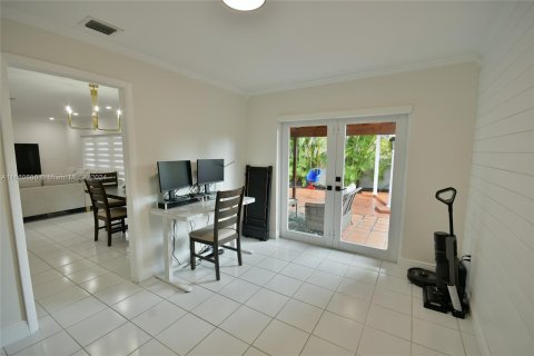 Casa en venta en Miami, Florida, 3 dormitorios, 134.62 m2 № 1367011 - foto 18