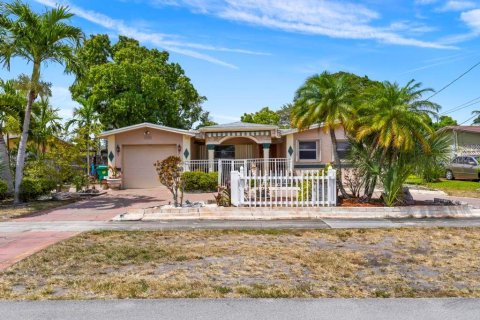 Villa ou maison à vendre à Lauderhill, Floride: 2 chambres, 139.54 m2 № 1136754 - photo 1