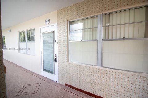 Condo in Deerfield Beach, Florida, 2 bedrooms  № 1415771 - photo 27